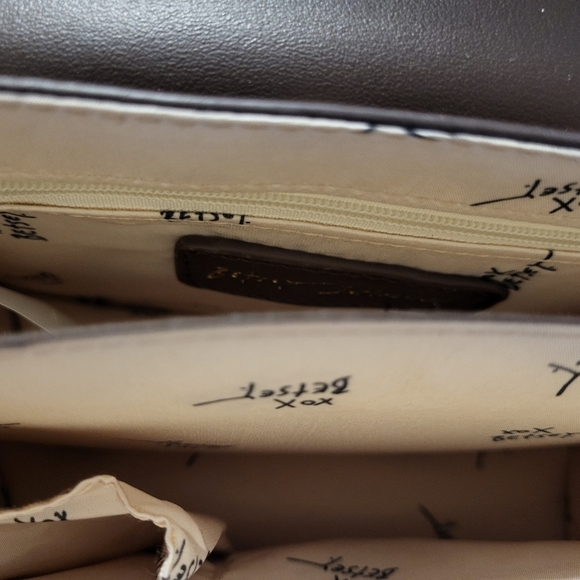 Betsy Johnson NwT Stylish Black and Gold Women's Bag - Picture 7 of 8